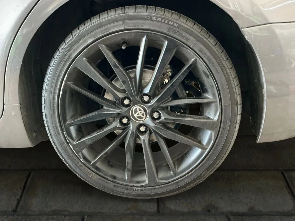 Toyota Camry photo 18