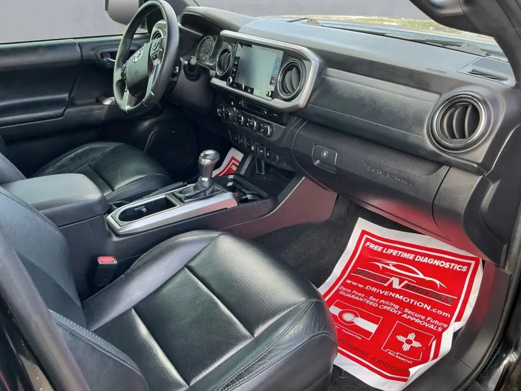 Toyota Tacoma photo 18