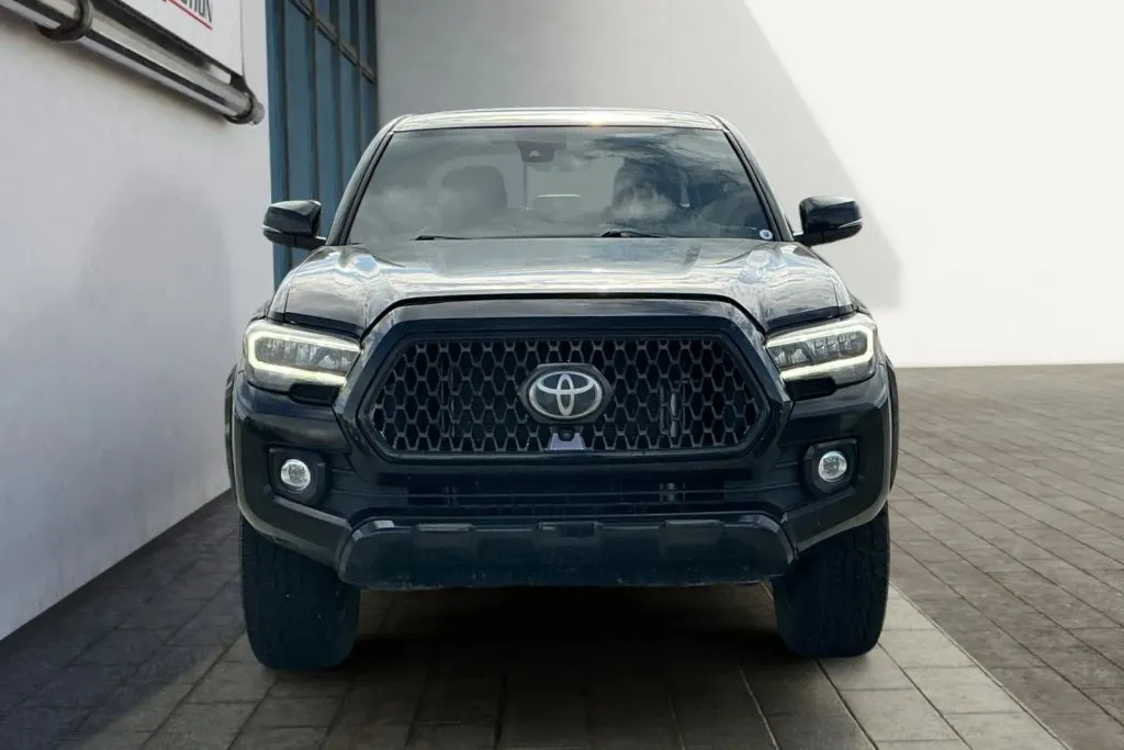 Toyota Tacoma photo 8