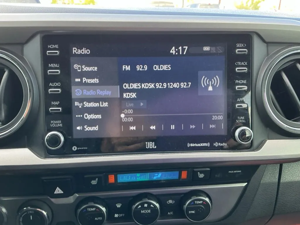 Toyota Tacoma photo 27