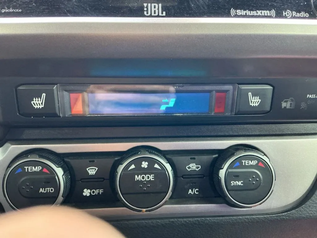 Toyota Tacoma photo 30