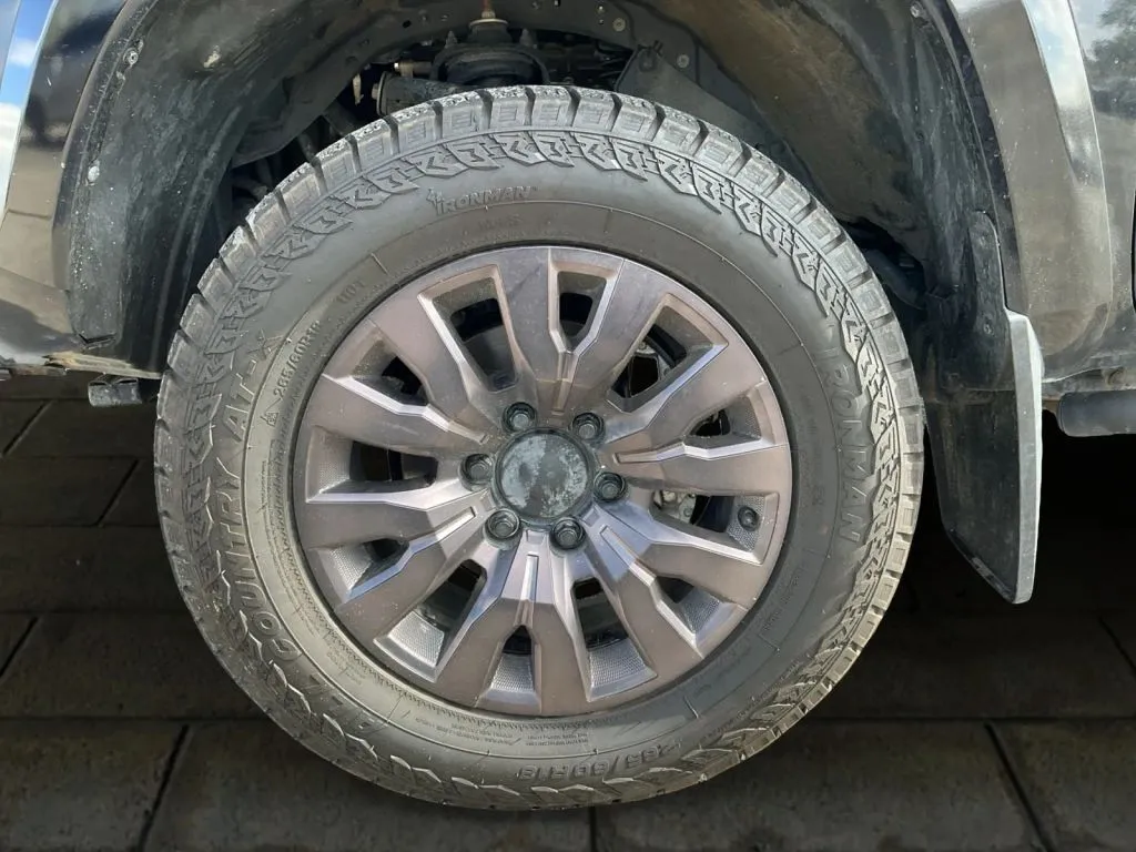 Toyota Tacoma photo 22
