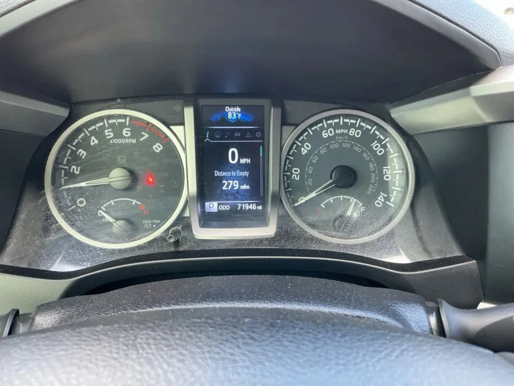 Toyota Tacoma photo 24