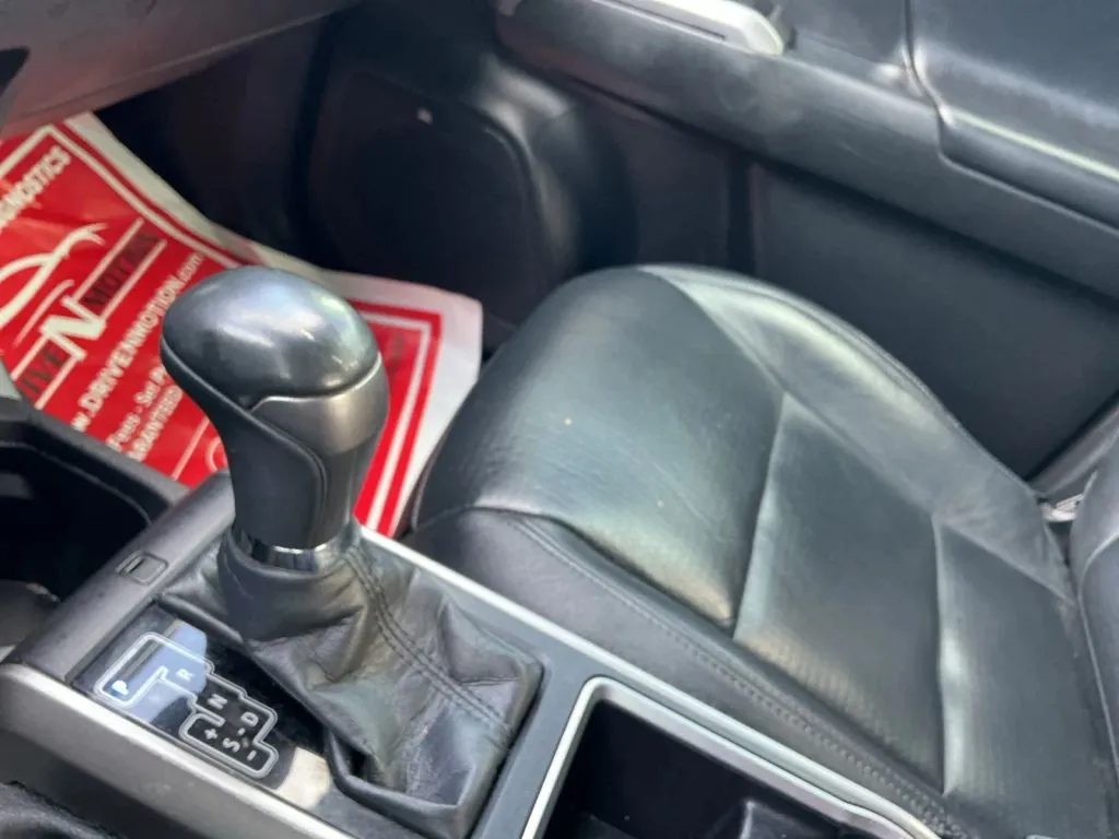 Toyota Tacoma photo 32