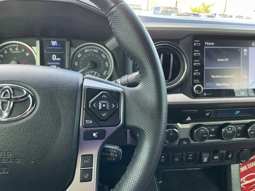 Toyota Tacoma photo 26
