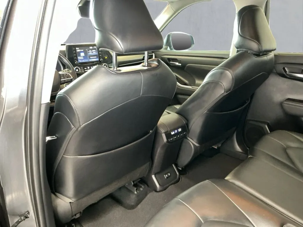 Toyota Highlander photo 17
