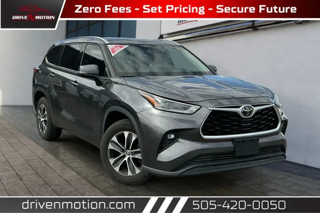 Gray 2021 Toyota Highlander XLE Sport Utility 4D for sale in Rio Rancho, NM