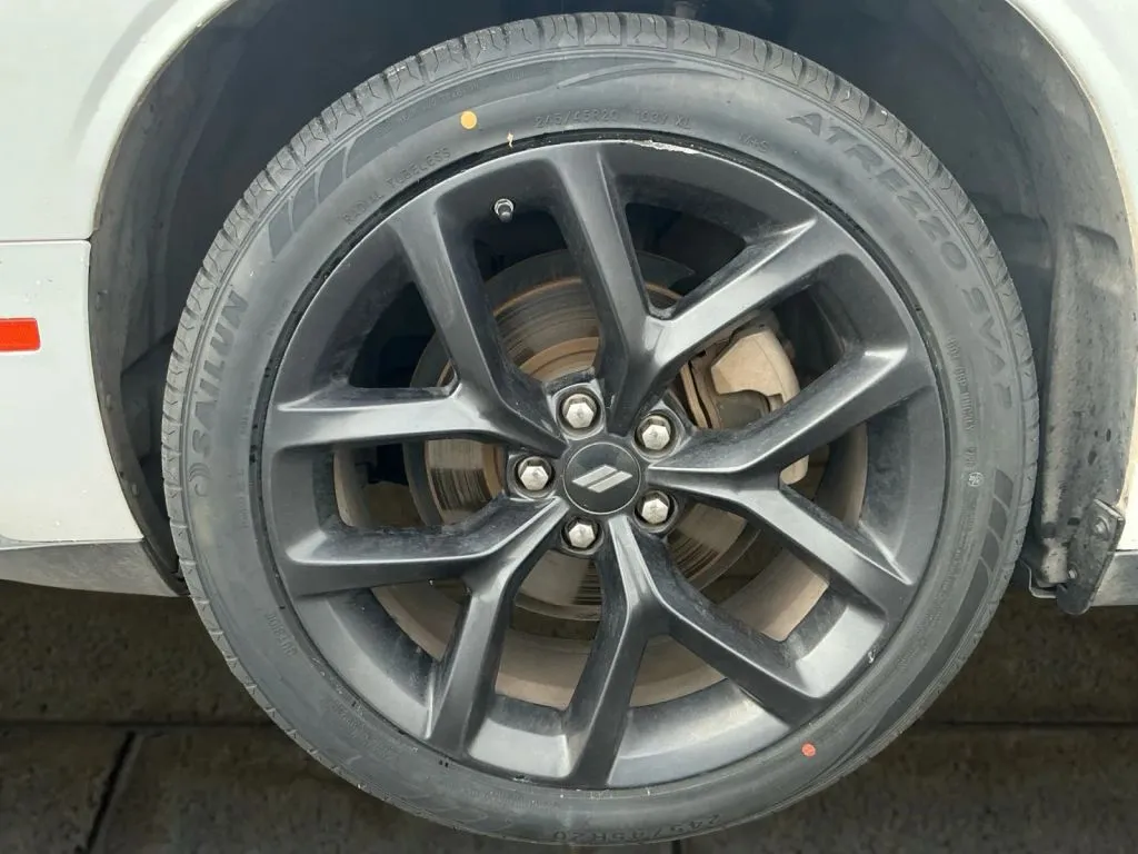 Dodge Challenger photo 24