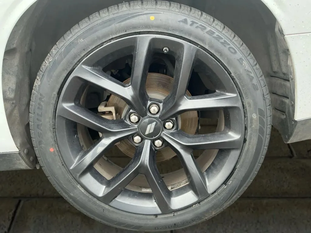 Dodge Challenger photo 18