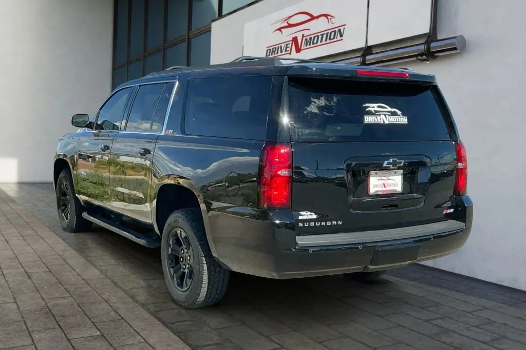 More photos of 2020 Chevrolet Suburban LT Sport Utility 4D at Drive N-Motion Rio Rancho, NM