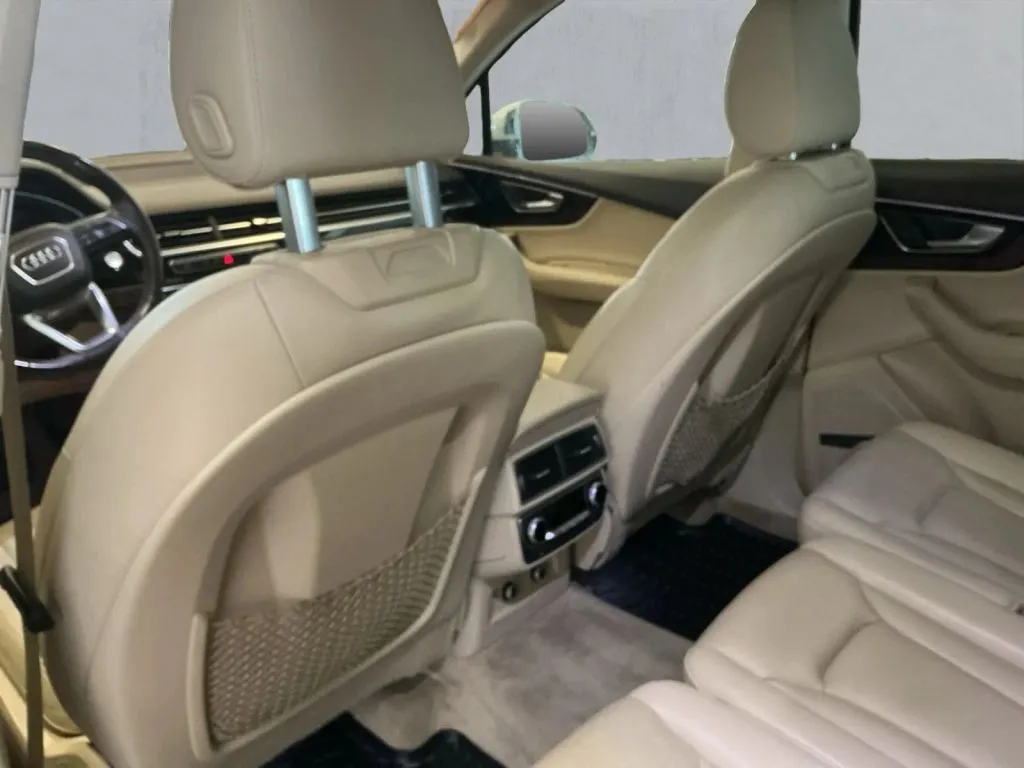 Audi Q7 photo 15