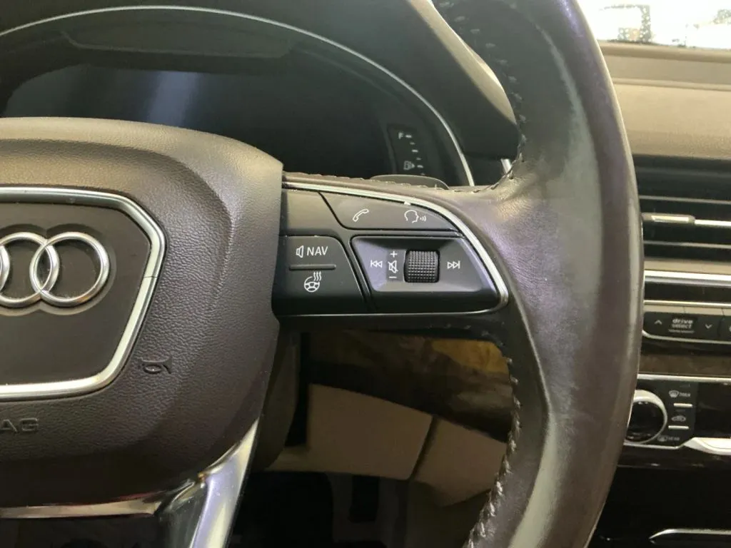 Audi Q7 photo 28