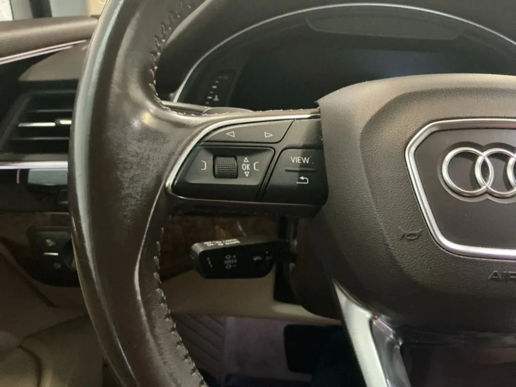 Audi Q7 photo 27