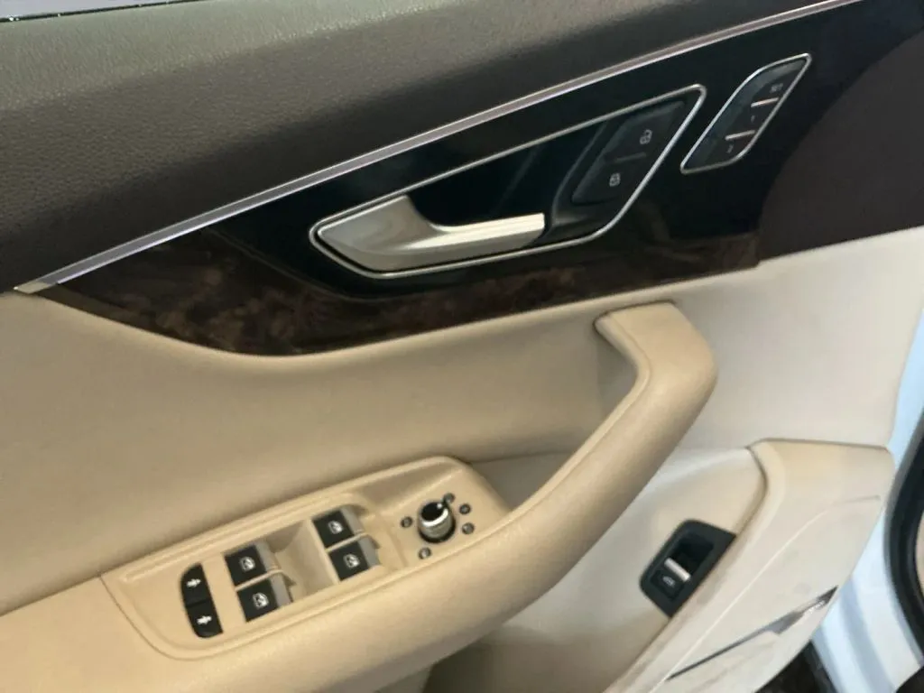 Audi Q7 photo 11