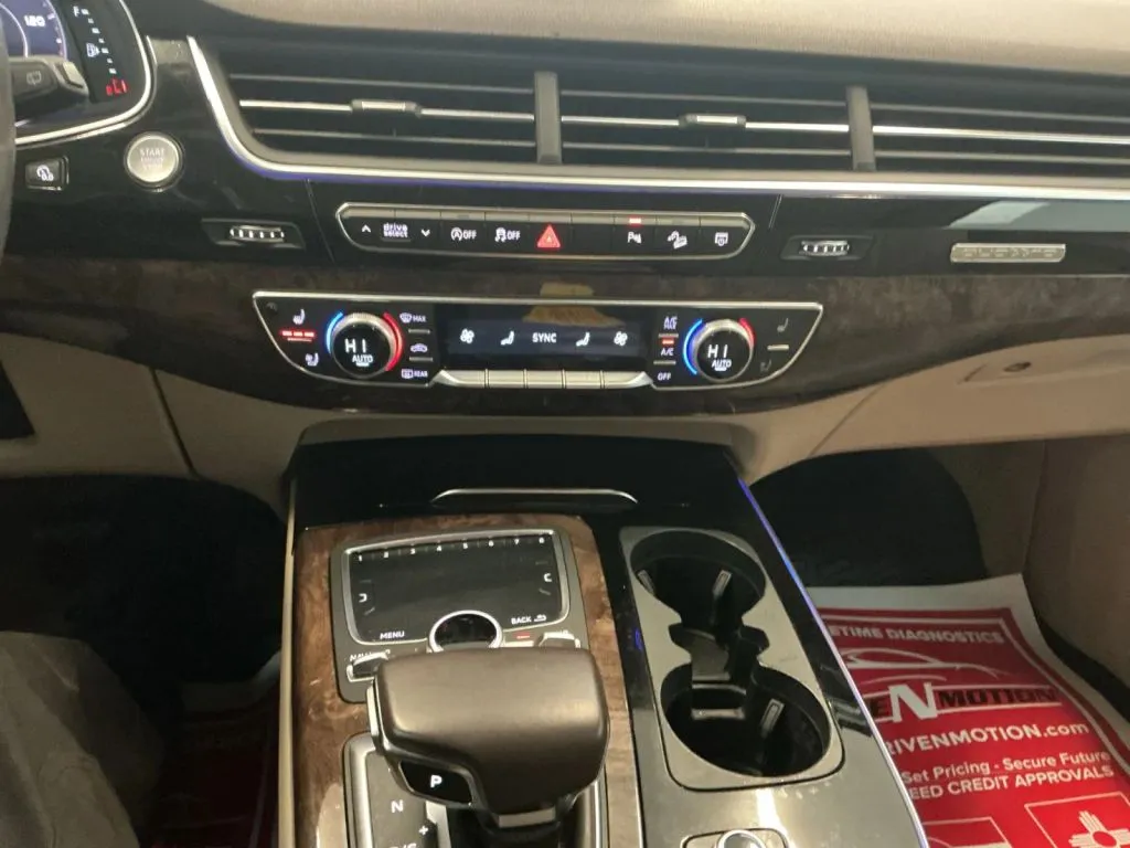 Audi Q7 photo 33