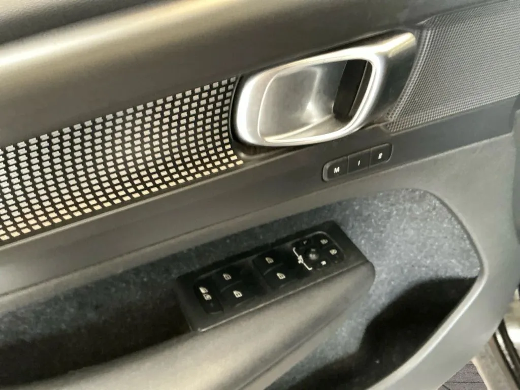 Volvo XC40 photo 11
