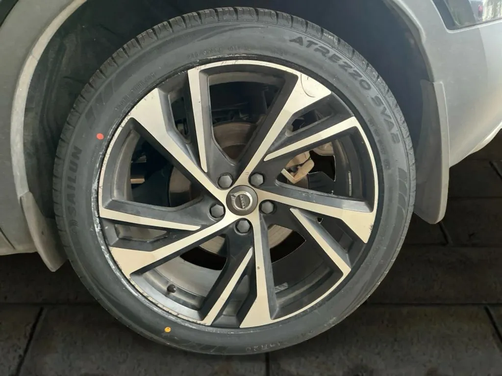 Volvo XC40 photo 16