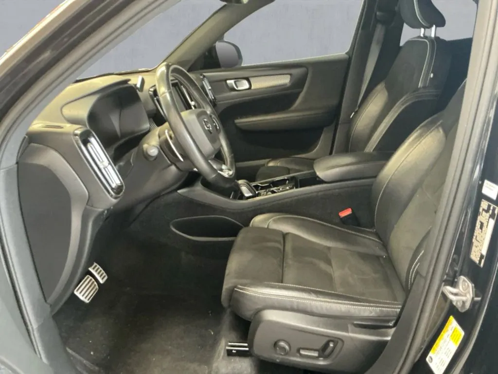 Volvo XC40 photo 12
