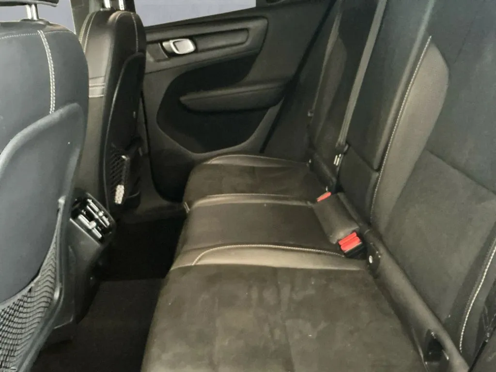 Volvo XC40 photo 14