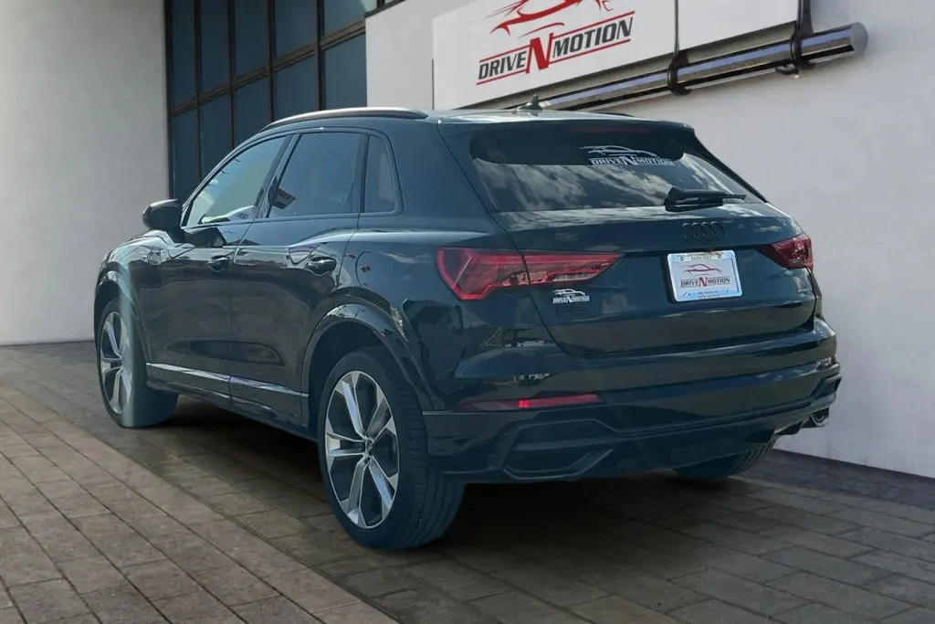 Audi Q3 photo 6