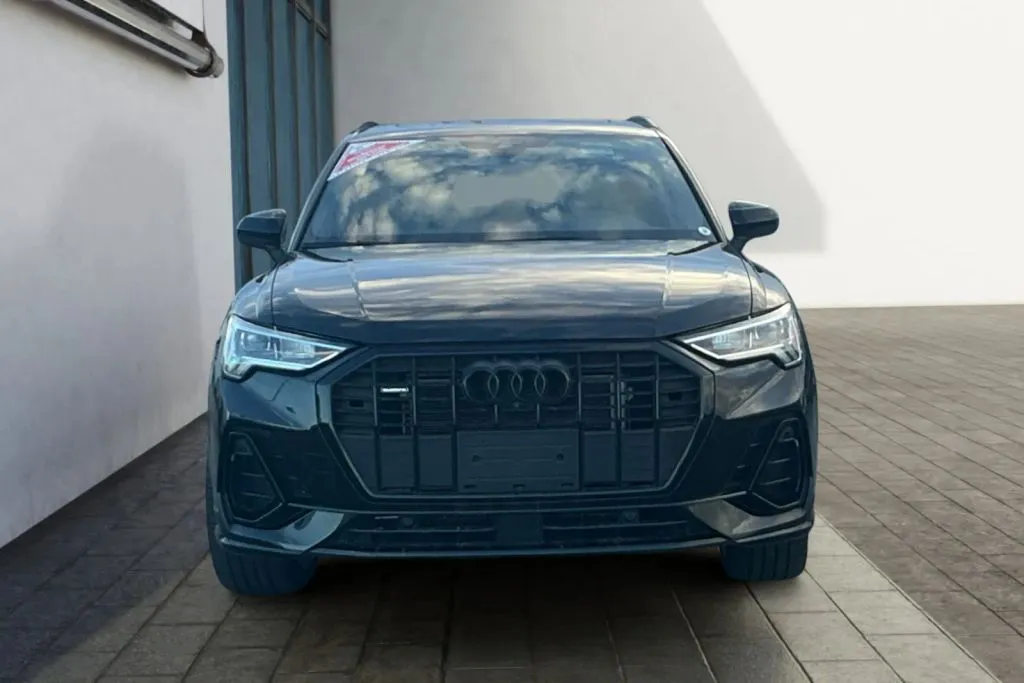 Audi Q3 photo 8