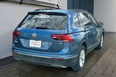 More photos of 2018 Volkswagen Tiguan 2.0T SE Sport Utility 4D at Drive N-Motion Rio Rancho, NM