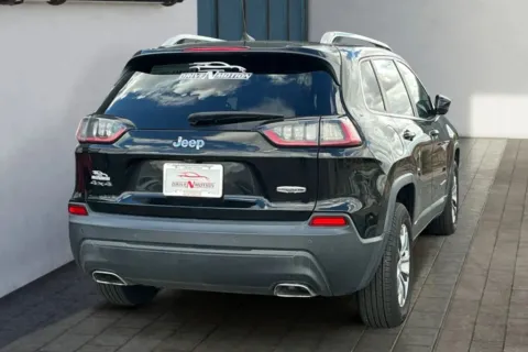 More photos of 2019 Jeep Cherokee Latitude Plus Sport Utility 4D at Drive N-Motion Rio Rancho, NM