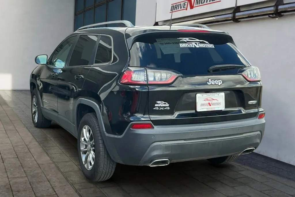 Jeep Cherokee photo 6