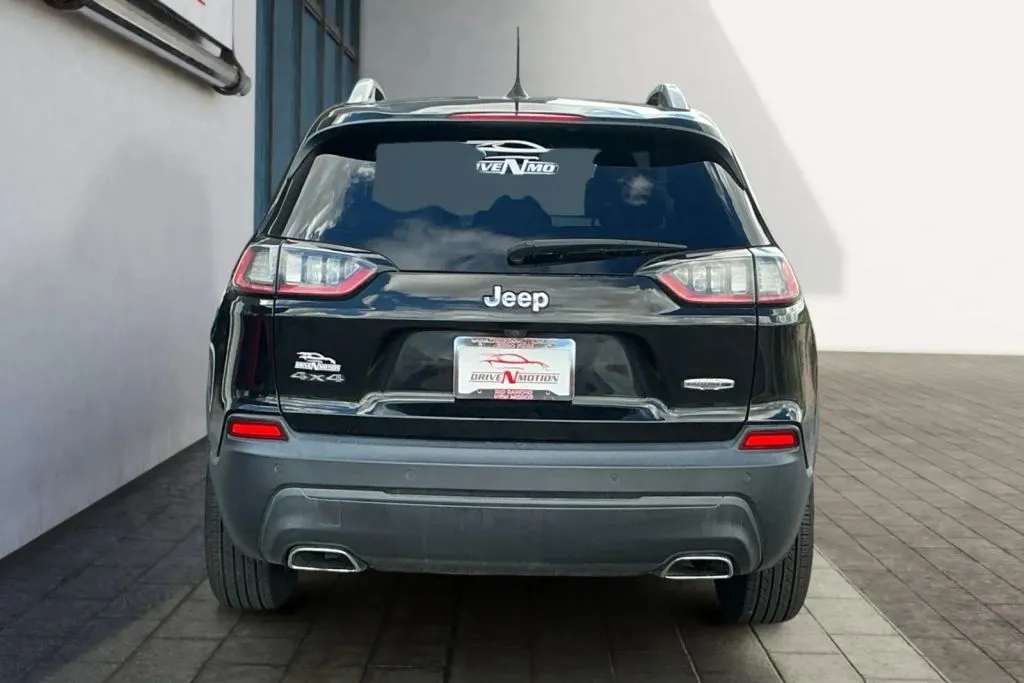 More photos of 2019 Jeep Cherokee Latitude Plus Sport Utility 4D at Drive N-Motion Rio Rancho, NM