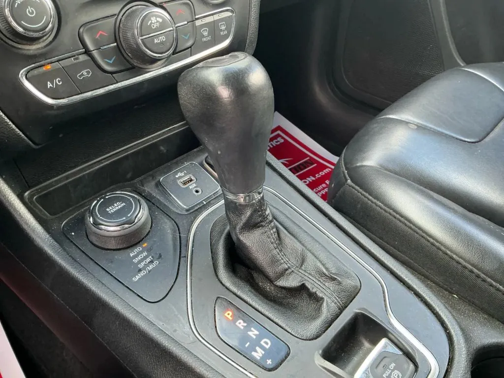 Jeep Cherokee photo 34