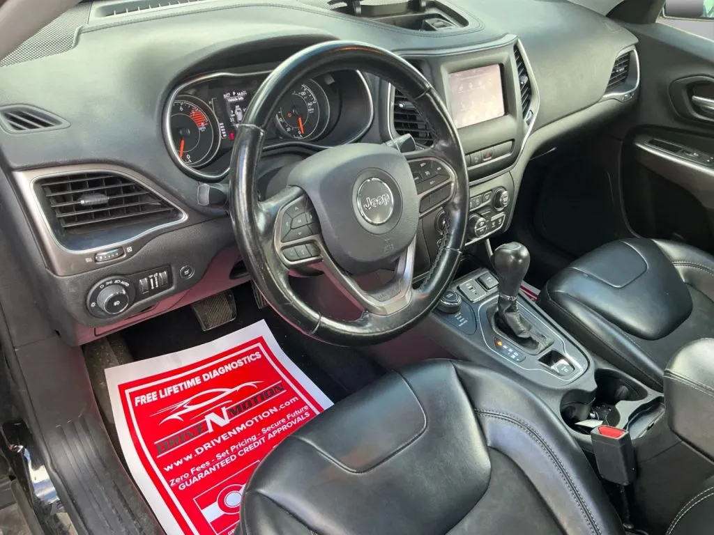 Jeep Cherokee photo 12