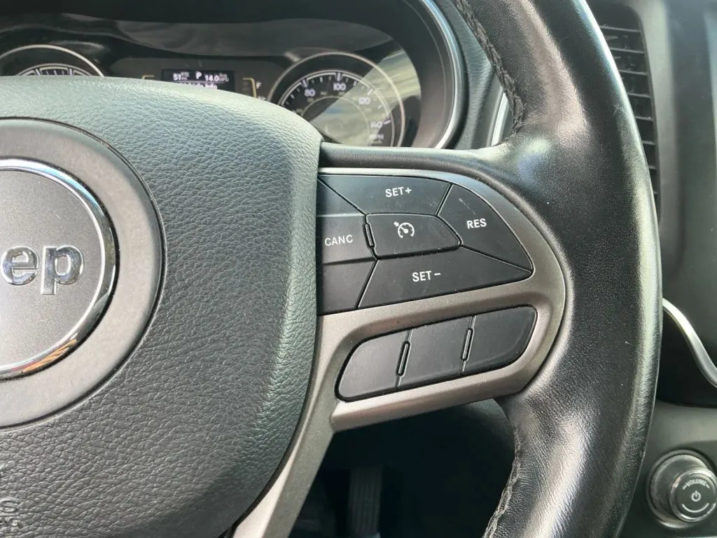 Jeep Cherokee photo 28
