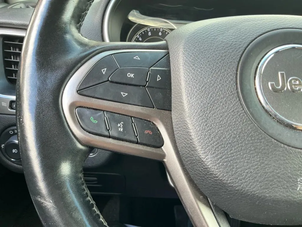 Jeep Cherokee photo 26