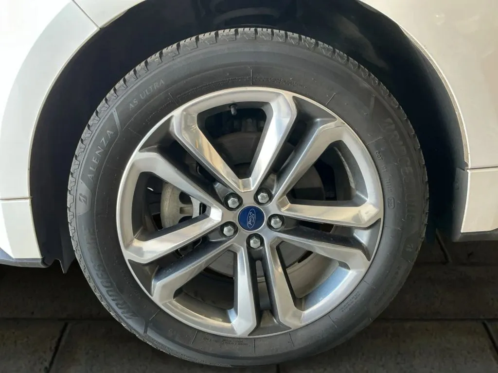 Ford Edge photo 23