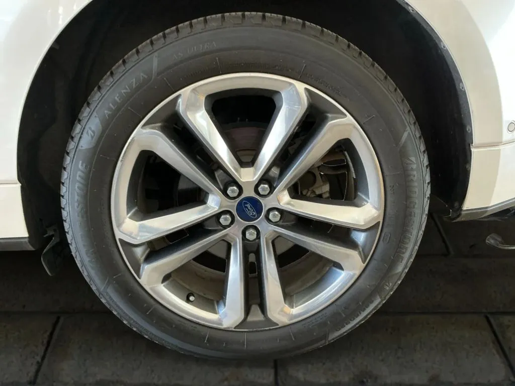 Ford Edge photo 17