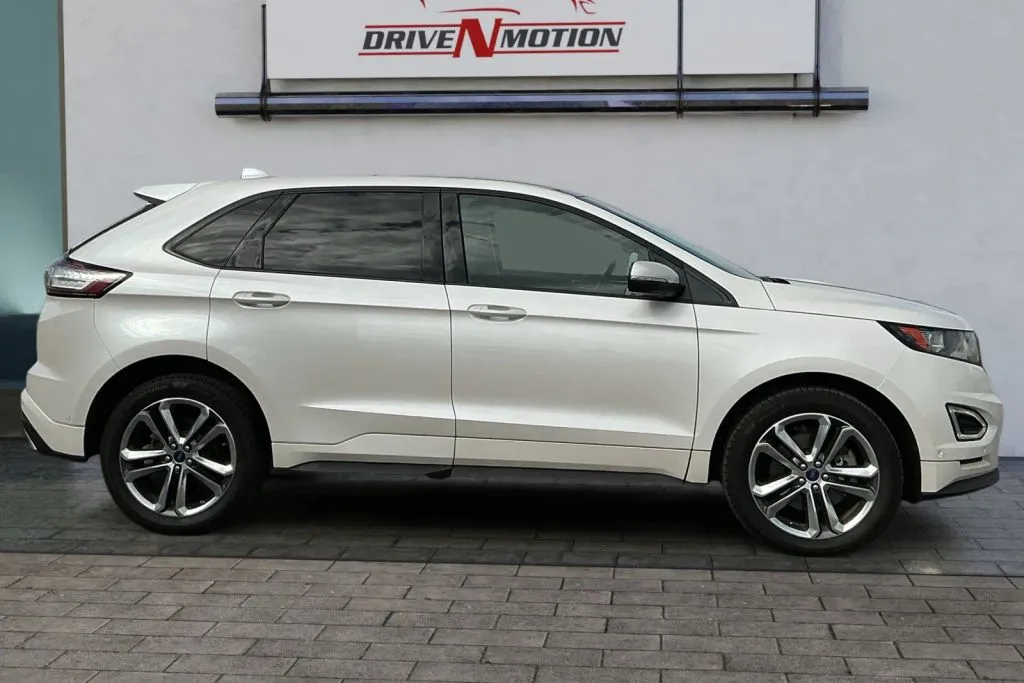 Another view of 2016 Ford Edge Sport SUV 4D for sale in Rio Rancho, NM at Drive N-Motion Rio Rancho