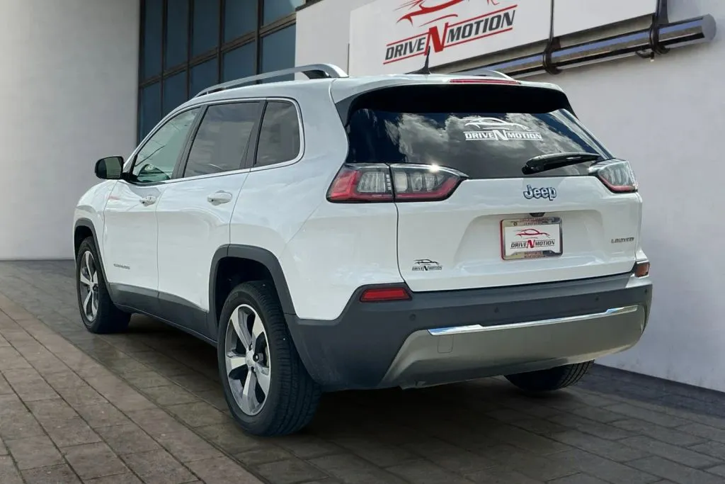 Jeep Cherokee photo 6