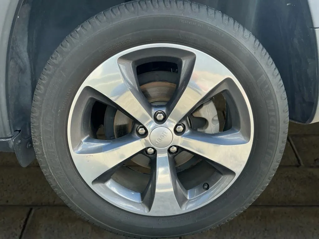 Jeep Cherokee photo 17