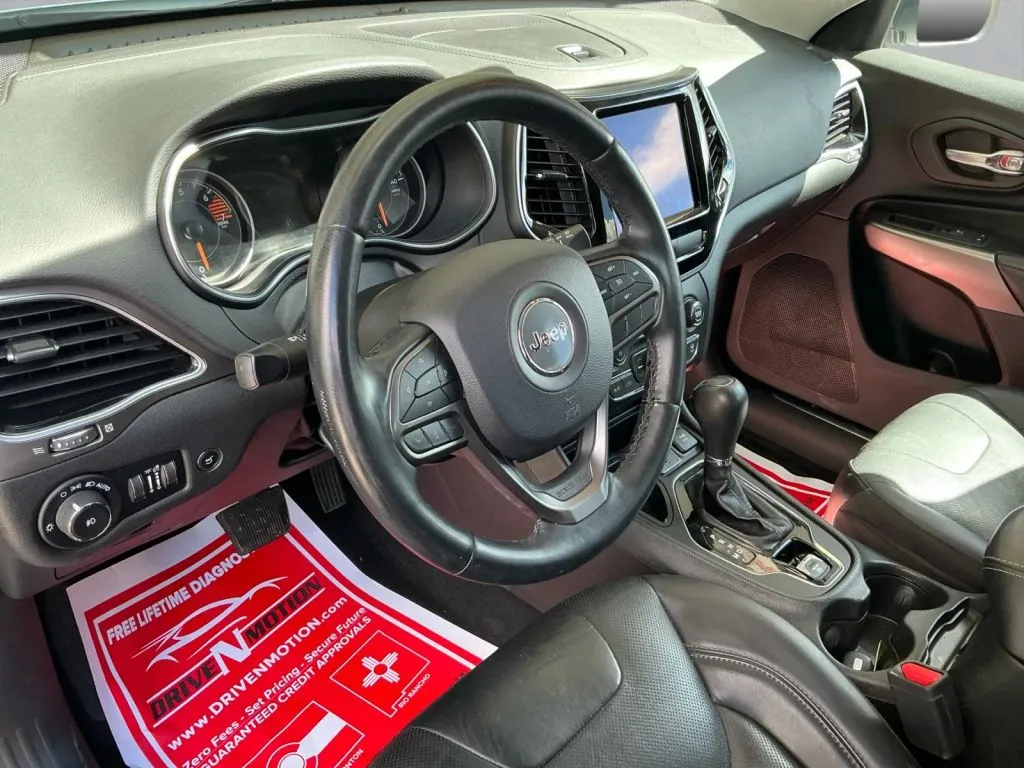 Jeep Cherokee photo 13
