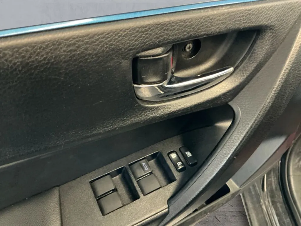 Toyota Corolla photo 11