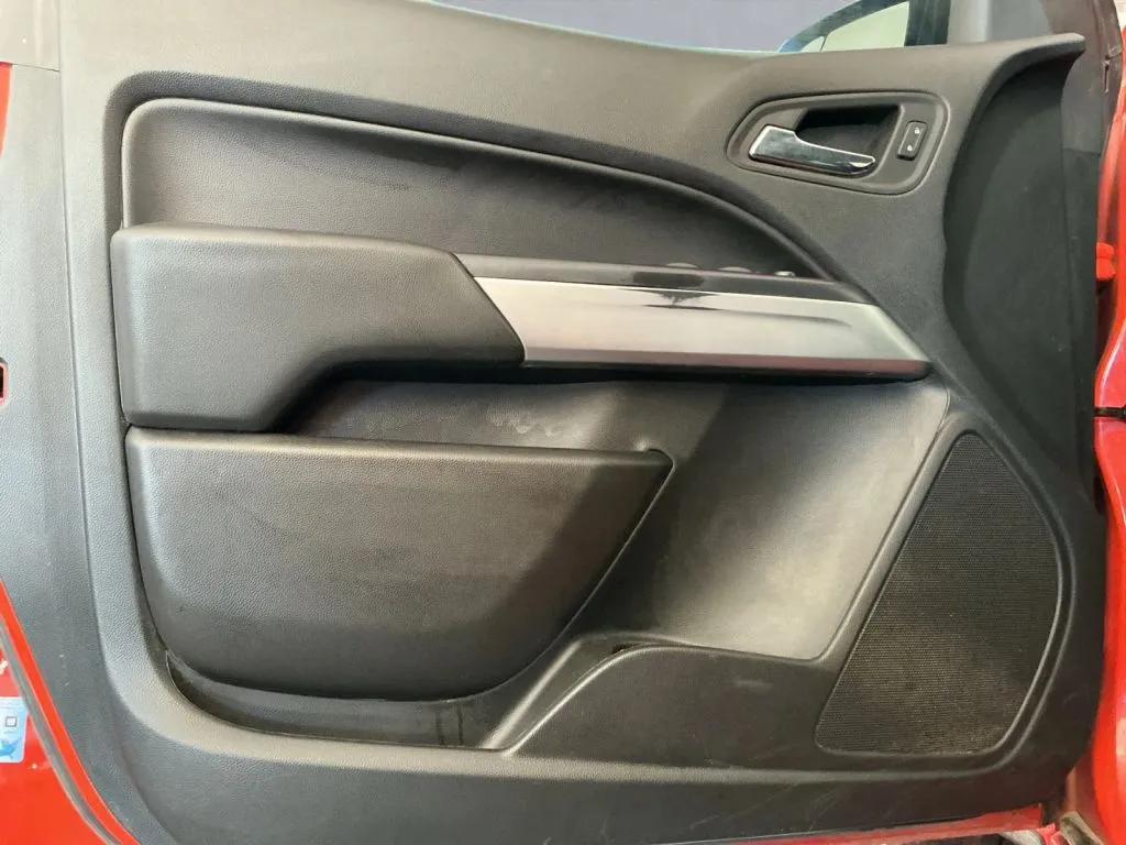 Chevrolet Colorado photo 9