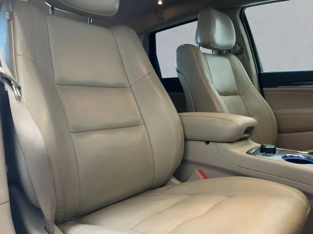 Jeep Grand Cherokee photo 21