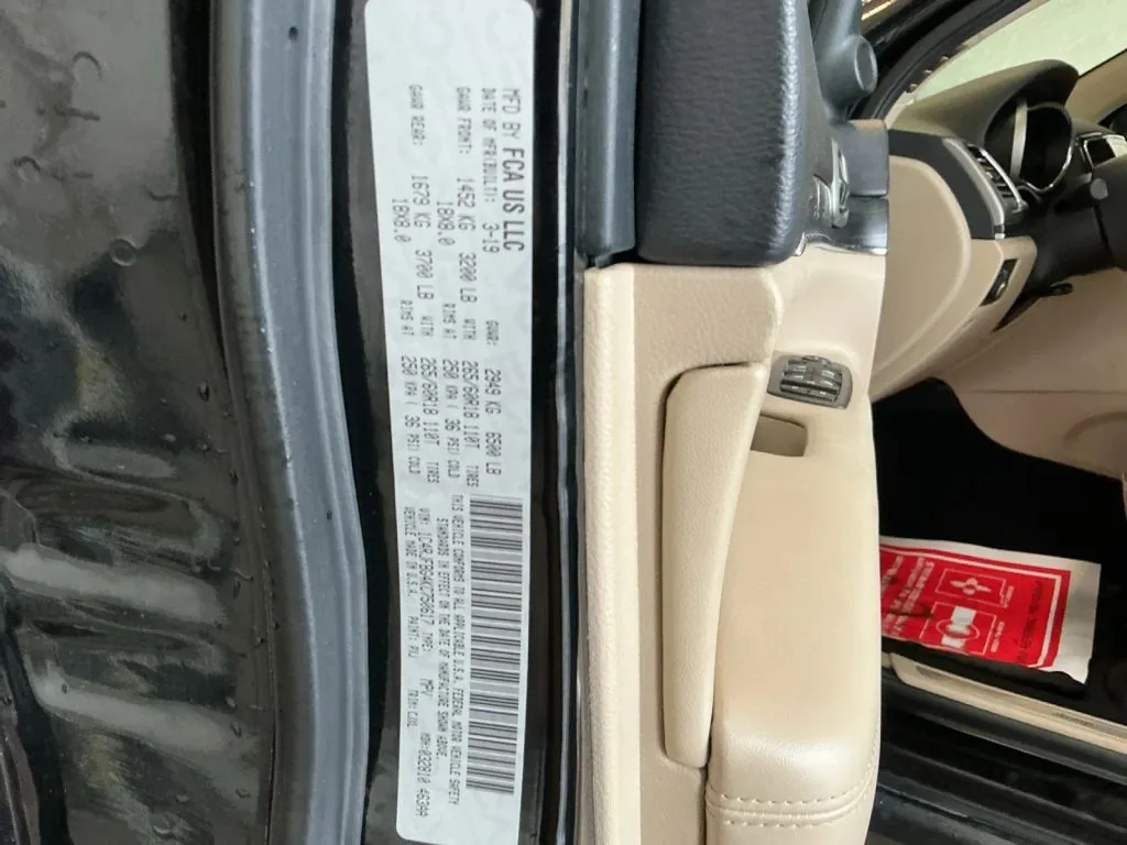 Jeep Grand Cherokee photo 35