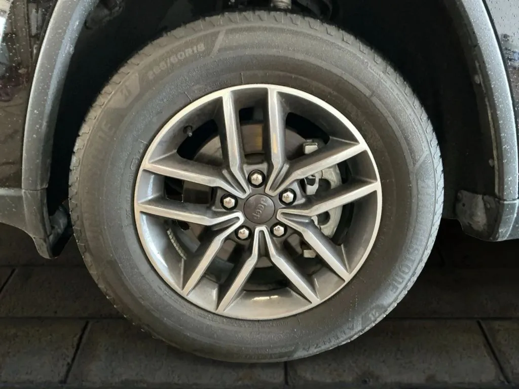 Jeep Grand Cherokee photo 23