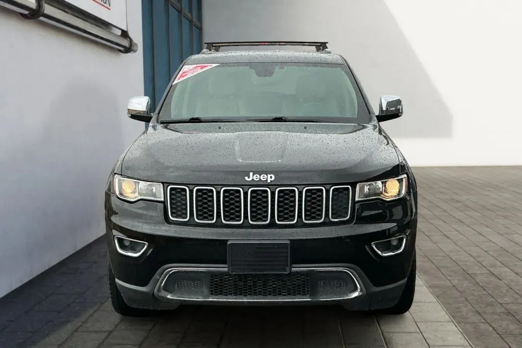 Jeep Grand Cherokee photo 8