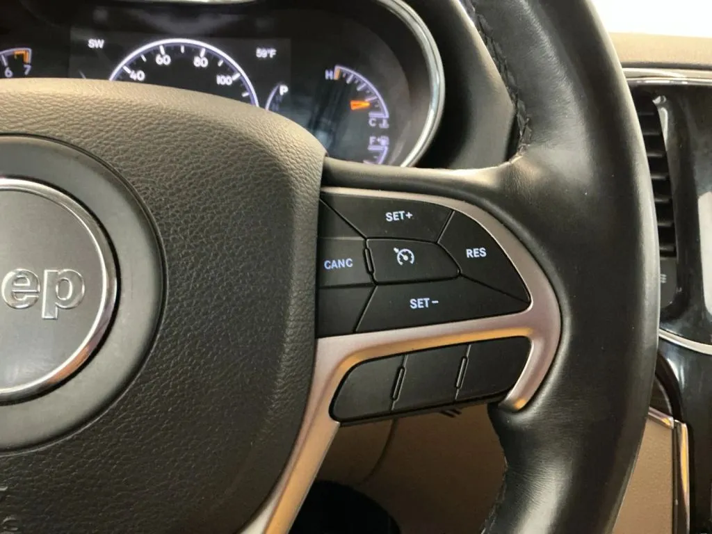 Jeep Grand Cherokee photo 26