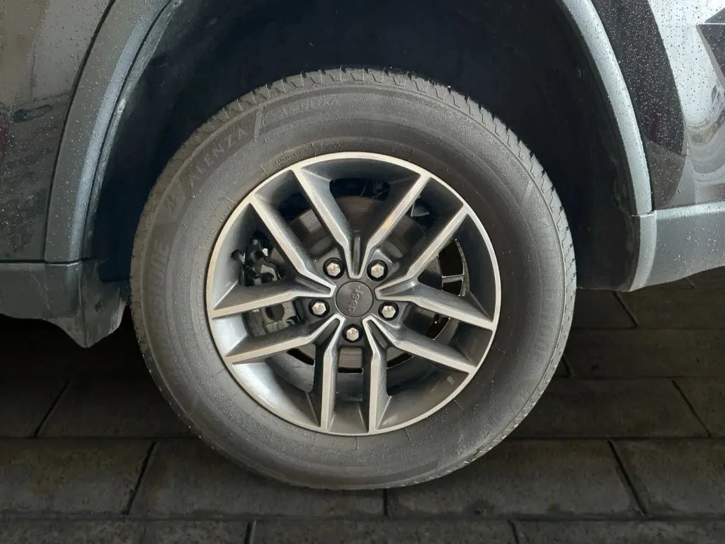 Jeep Grand Cherokee photo 17