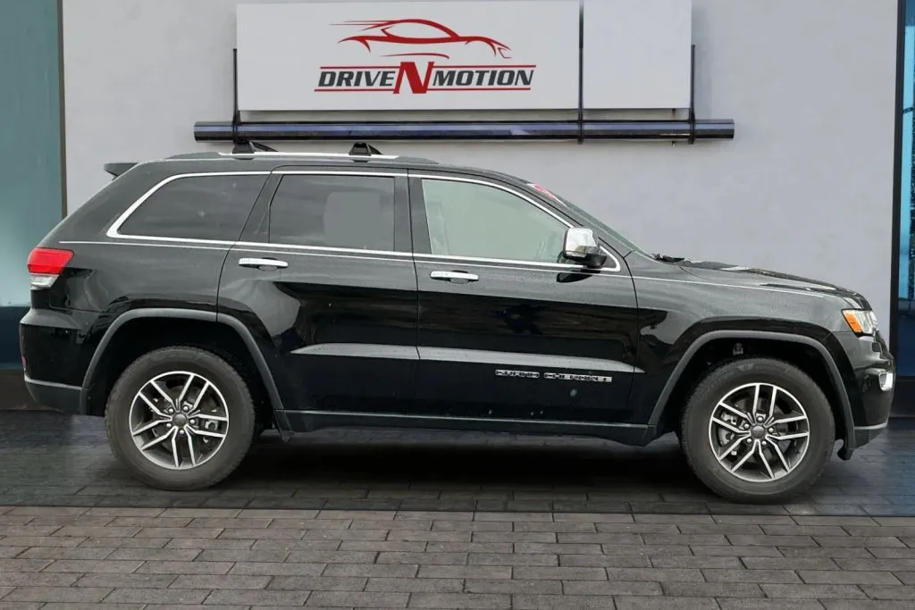 Another view of 2019 Jeep Grand Cherokee Limited Sport Utility 4D for sale in Rio Rancho, NM at Drive N-Motion Rio Rancho
