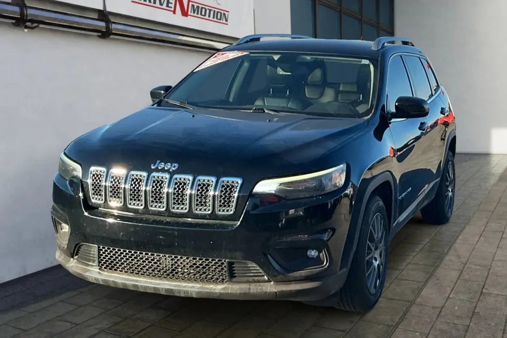 More photos of 2019 Jeep Cherokee Latitude Plus Sport Utility 4D at Drive N-Motion Rio Rancho, NM