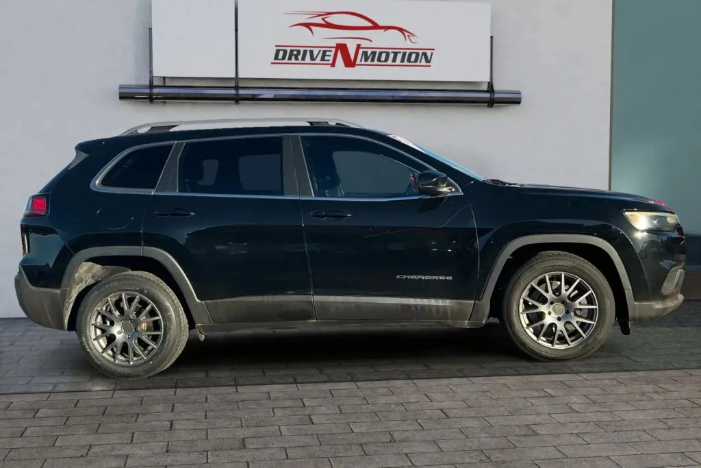 Another view of 2019 Jeep Cherokee Latitude Plus Sport Utility 4D for sale in Rio Rancho, NM at Drive N-Motion Rio Rancho